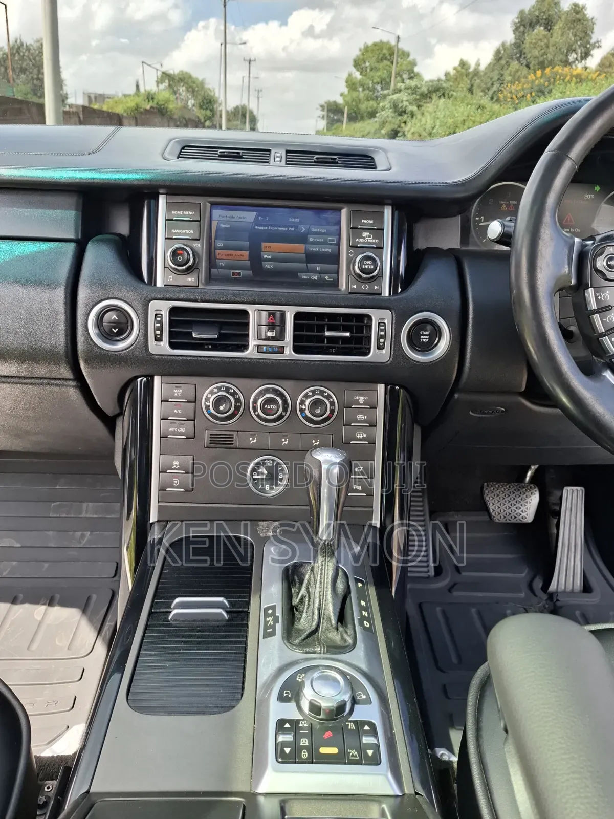 Land Rover Range Rover Vogue 2010 White
