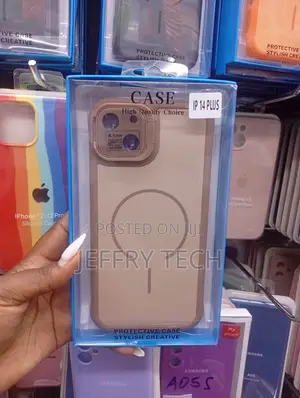 iPhone 14 Plus, Stylish Design and Wireless Charging Case