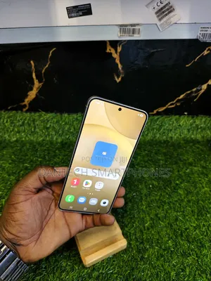 New Samsung Galaxy S24 256 GB Gold