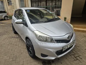 Toyota Vitz 2012 Silver