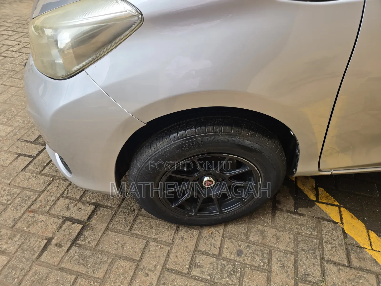 Toyota Vitz 2012 Silver