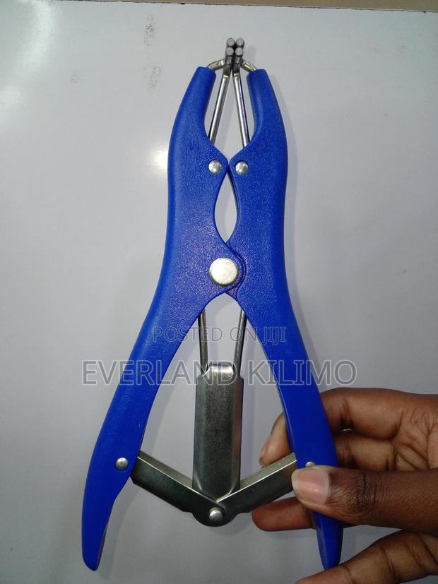 Livestock Castration Bander - main view