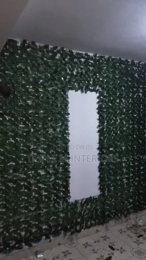 Beautiful Green Wall for Modern Living With Privacy Fence