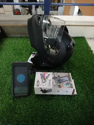 Hybrid Flip-Up Motorbike Helmet With Phone Holder