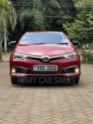 Toyota Auris 2017 Red