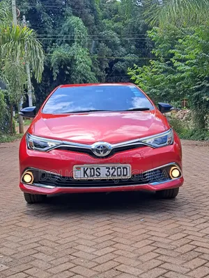 Toyota Auris 2017 Red