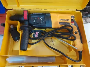 26mm Dewalt Rotary Hammer 2200w