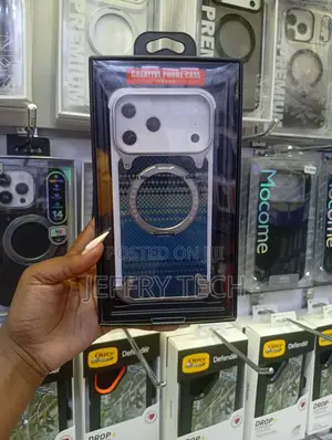 iPhone 14, Featuring a Carbon Fiber Texture Design Case