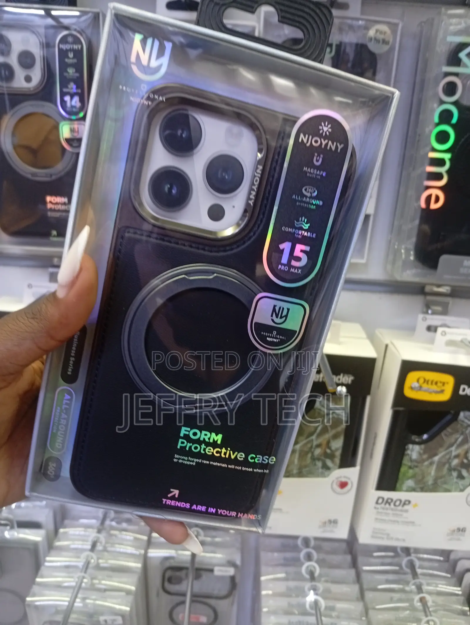 iPhone 15 Pro Max Magnetic Protective Cover