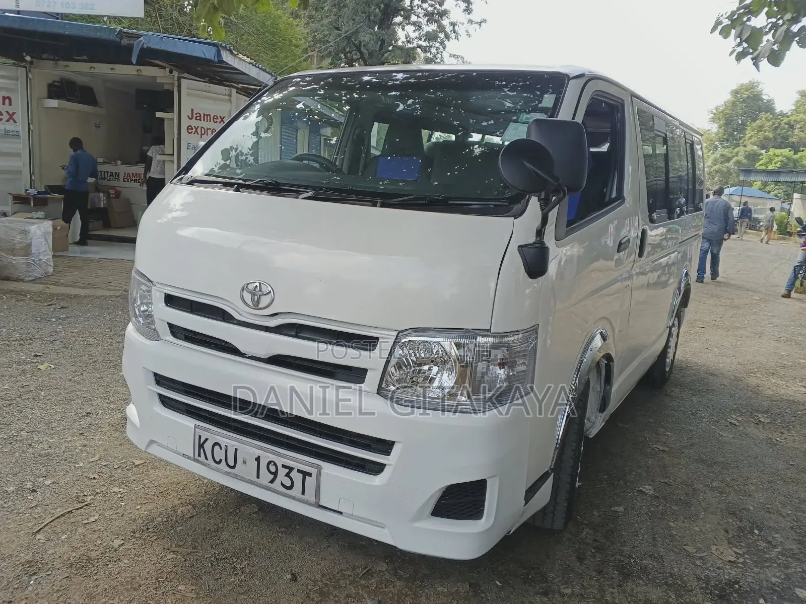 Toyota HiAce 2013 White