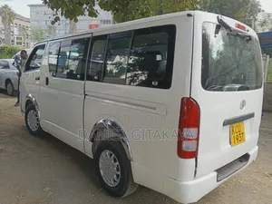 Toyota HiAce 2013 White