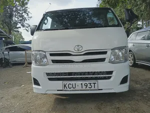 Toyota HiAce 2013 White