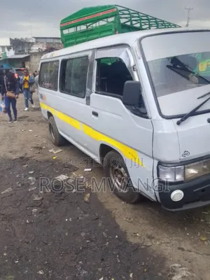Nissan Caravan (Urvan) 1991 White