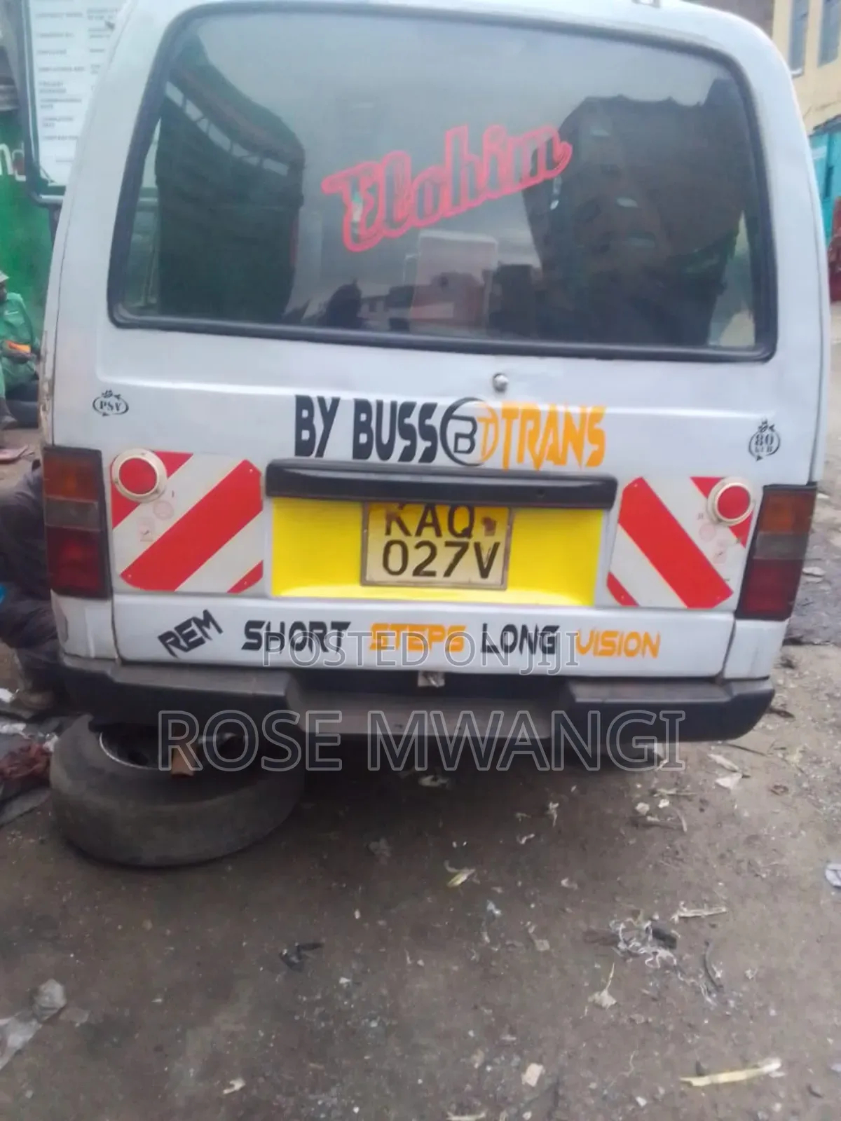 Nissan Caravan (Urvan) 1991 White