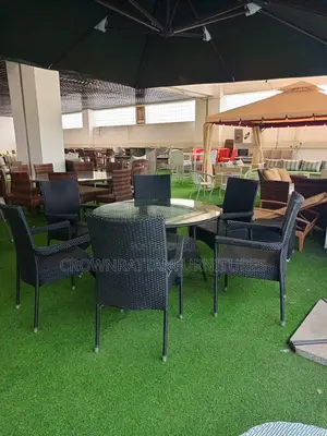 Hotel Rattan Table With Four Chairs