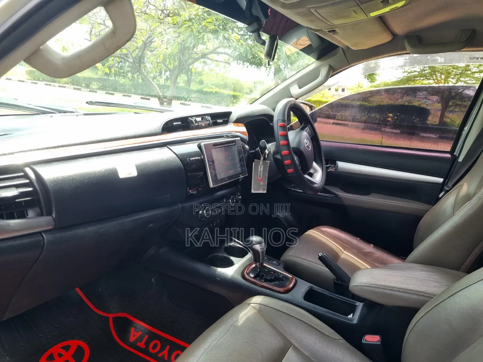 Toyota Hilux 2015 Silver