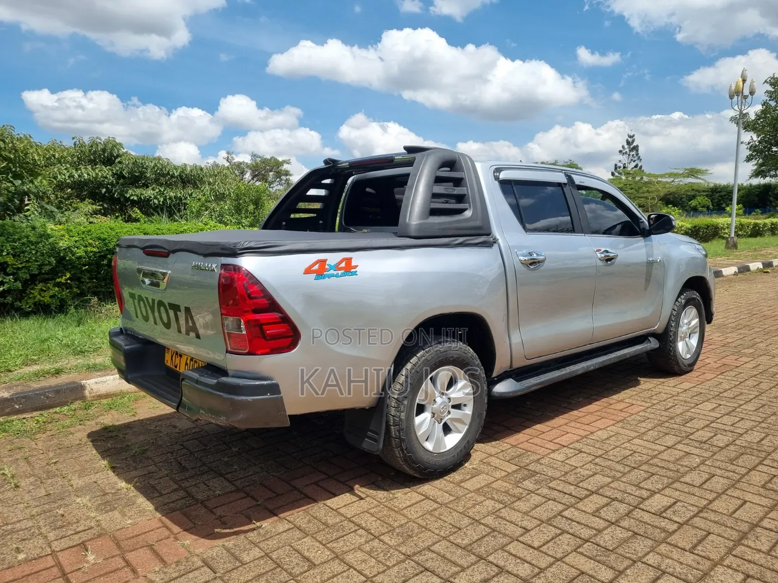 Toyota Hilux 2015 Silver