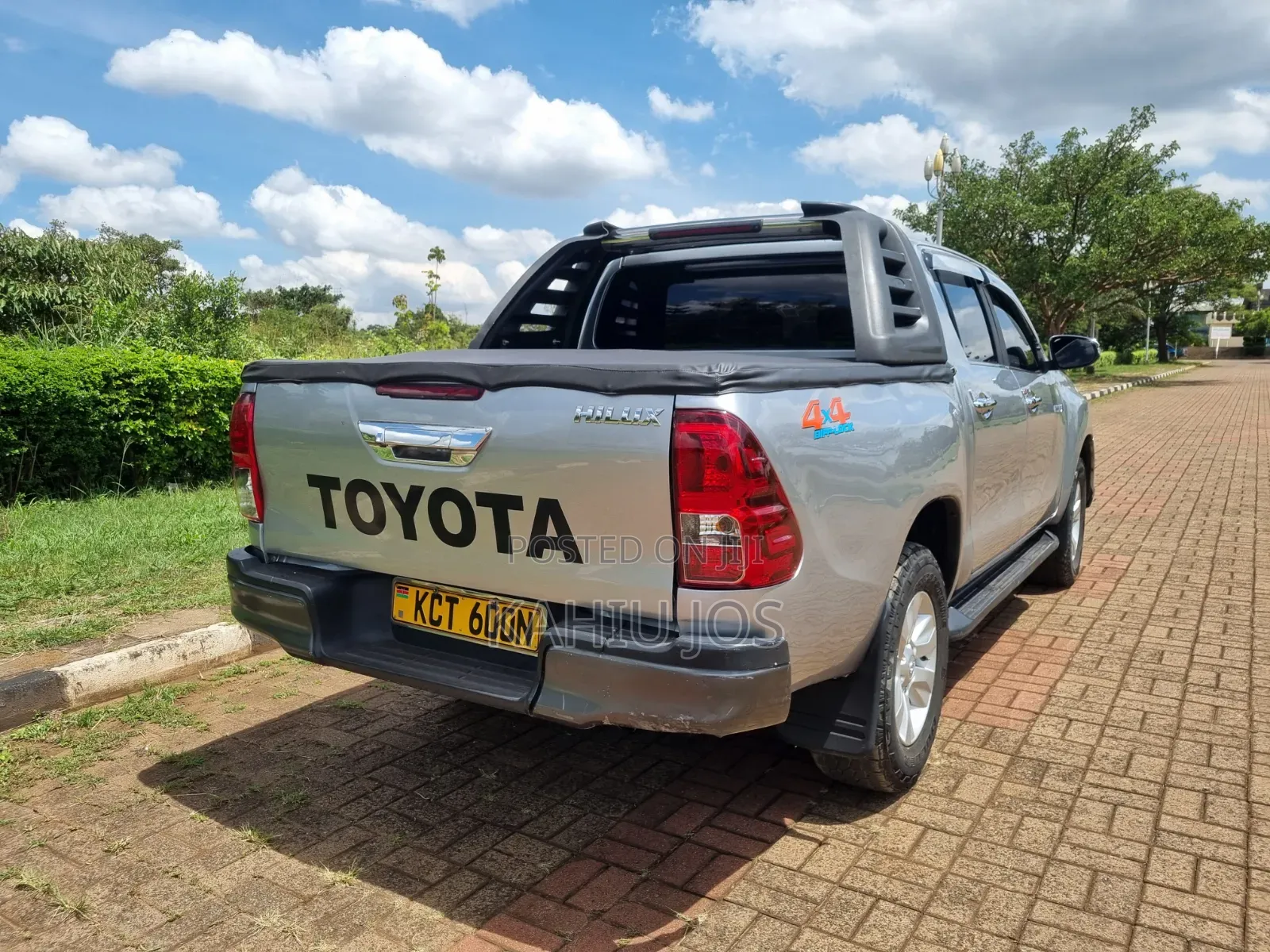 Toyota Hilux 2015 Silver