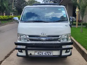 Toyota HiAce 2012 White