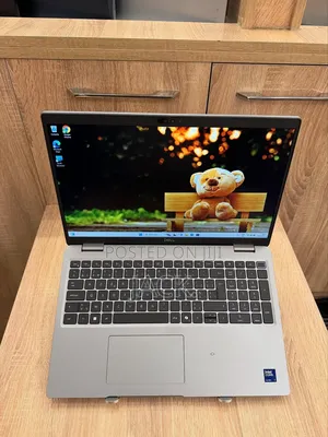 Laptop Dell Latitude 5550 16GB Intel Core Ultra 7 SSD 512GB