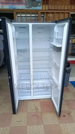Hisense Side-by-Side Refrigerator With Water Dispenser