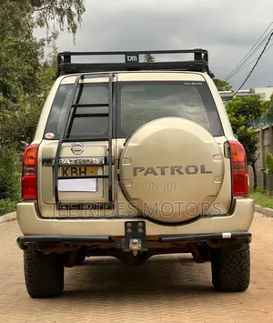 Nissan Patrol 3.0 TD GL 2008 Gold
