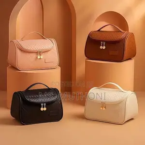 Soft Leather Cosmetics / Make Up Organizer