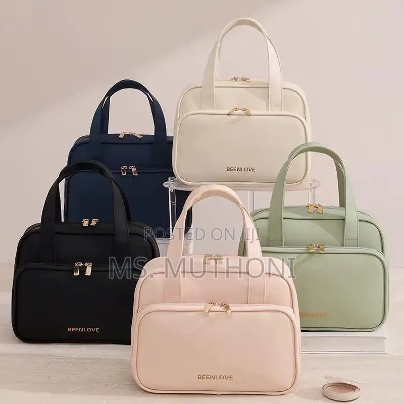 Large Capacity Pu Cosmetics Bag