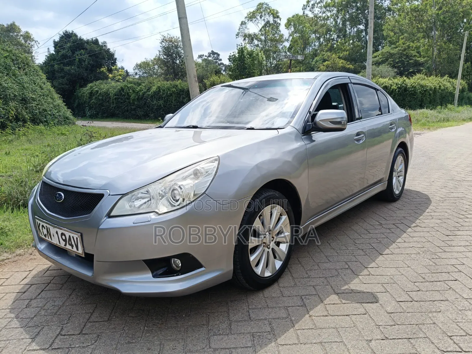 Subaru Legacy 2010 Silver