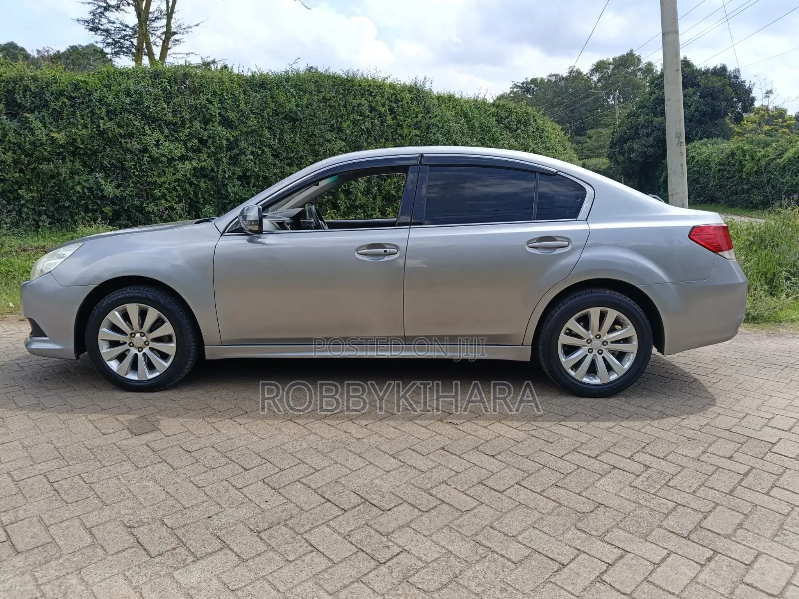 Subaru Legacy 2010 Silver