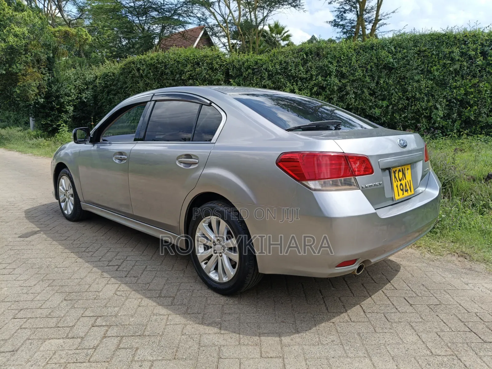 Subaru Legacy 2010 Silver
