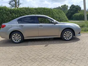 Subaru Legacy 2010 Silver