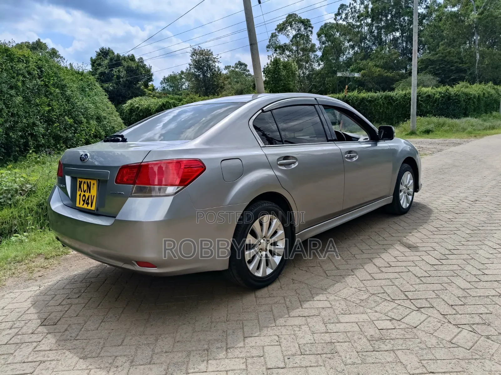 Subaru Legacy 2010 Silver