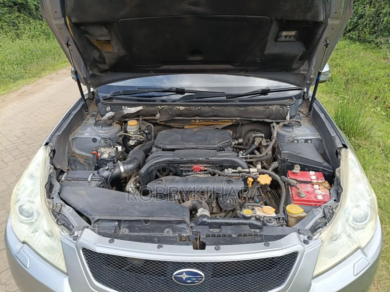 Subaru Legacy 2010 Silver