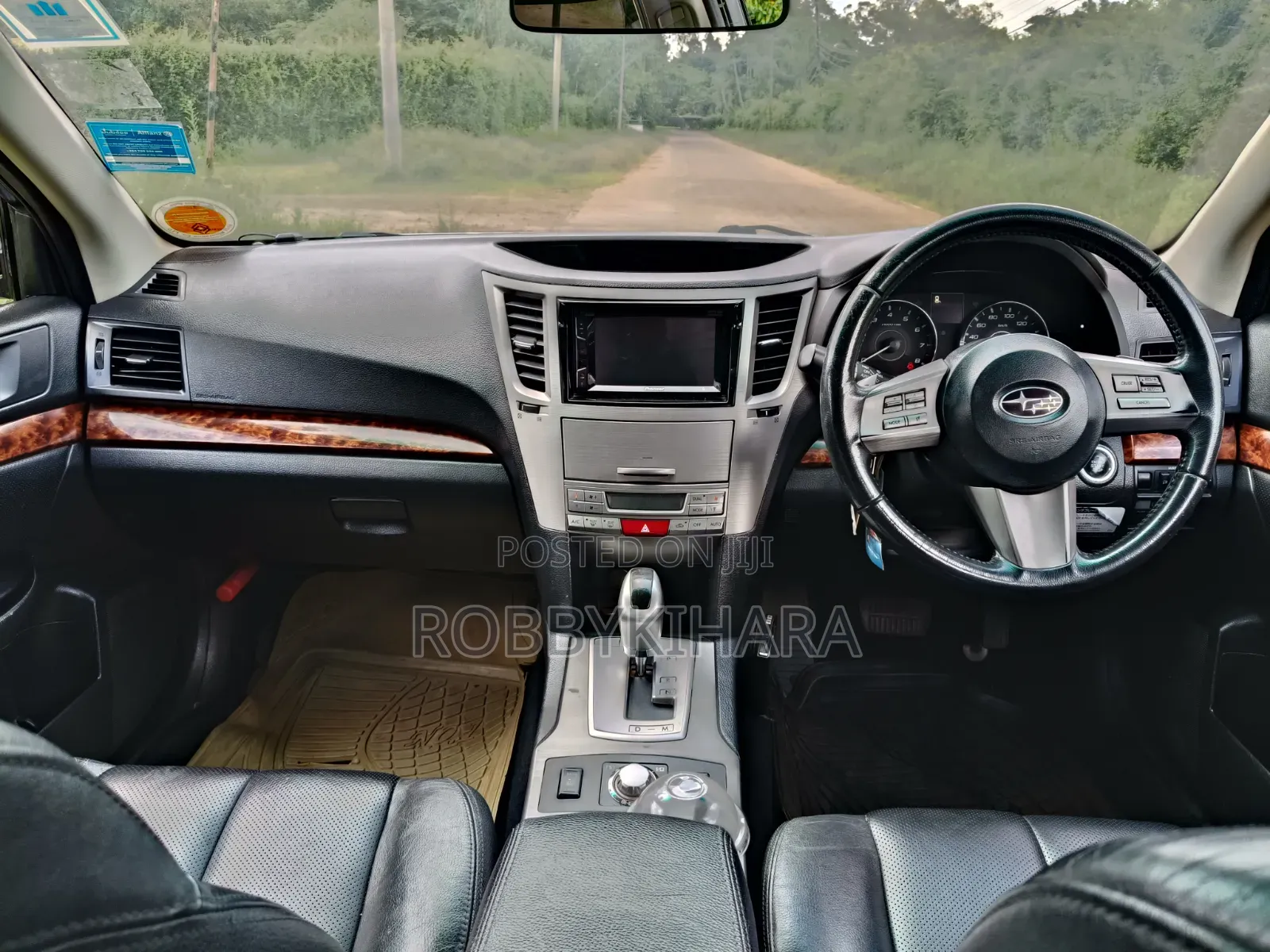 Subaru Legacy 2010 Silver