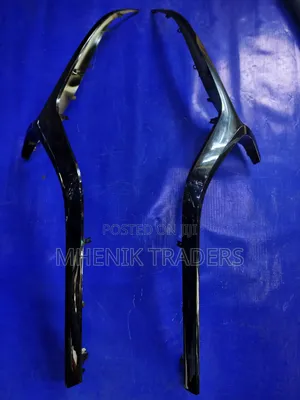 Mazda Axella Grille Chrome 2020 Hatchback
