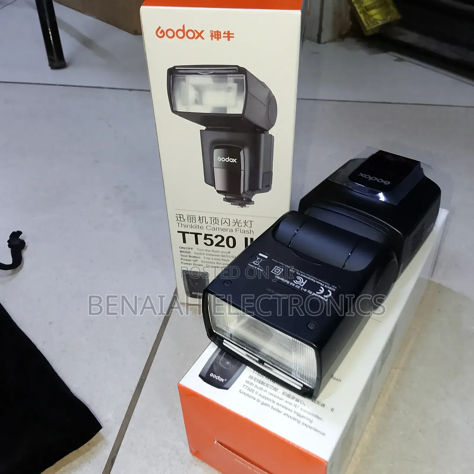 Tt520 Camera Flash With Integrated Reflection Board