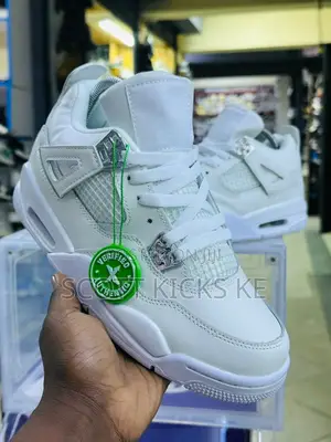 Jordan 4 Retro 'Pure Money'
Size: 38-45