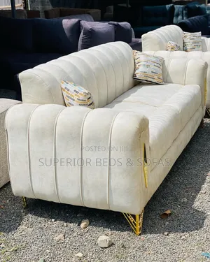 Quality/Brand New 2 Seater