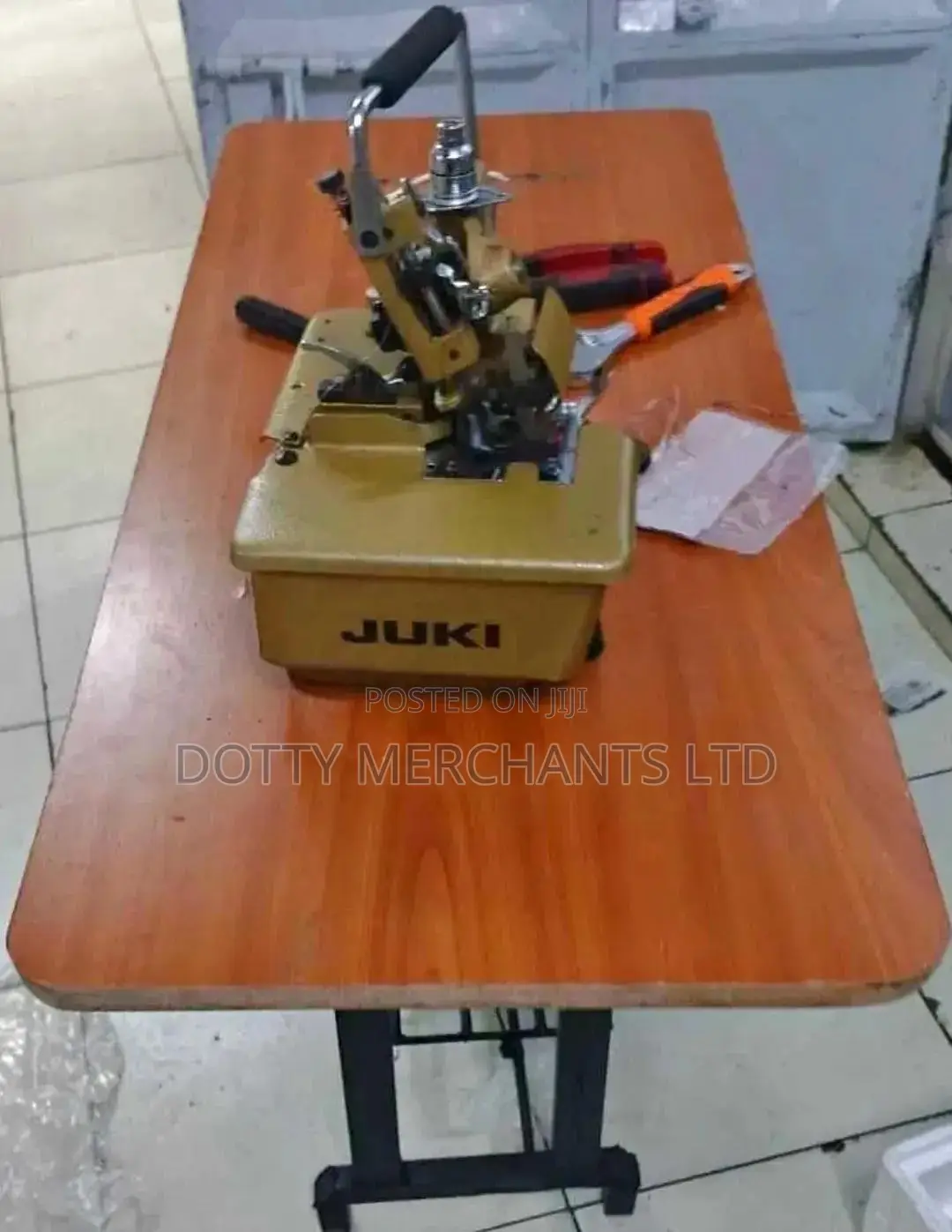 Overlock With Table