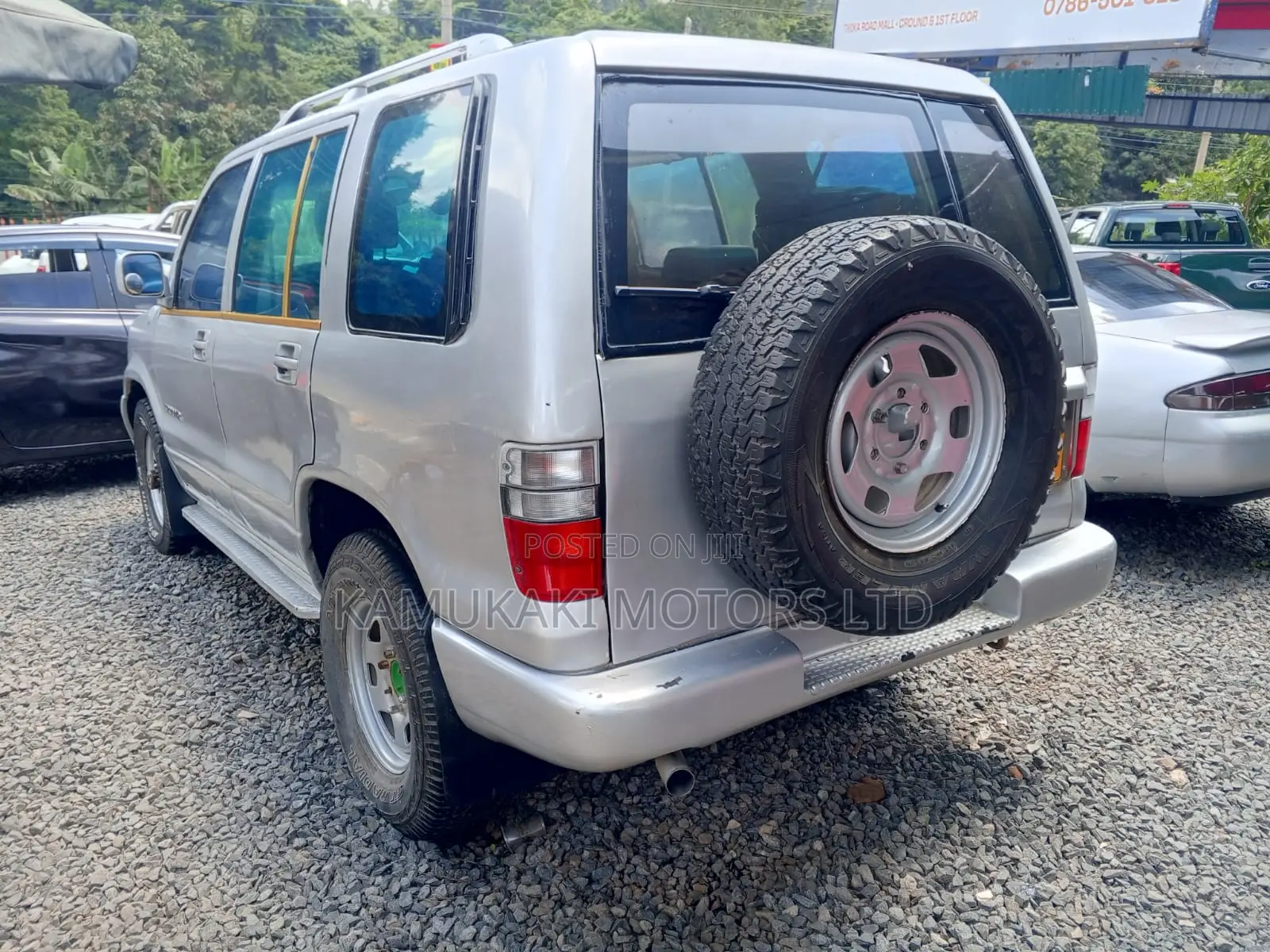 Isuzu Trooper 2000 Silver