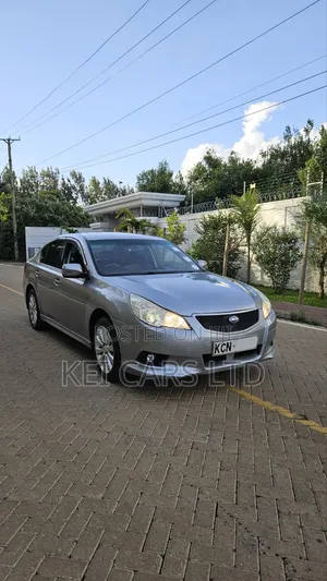 Subaru Legacy 2010 Silver
