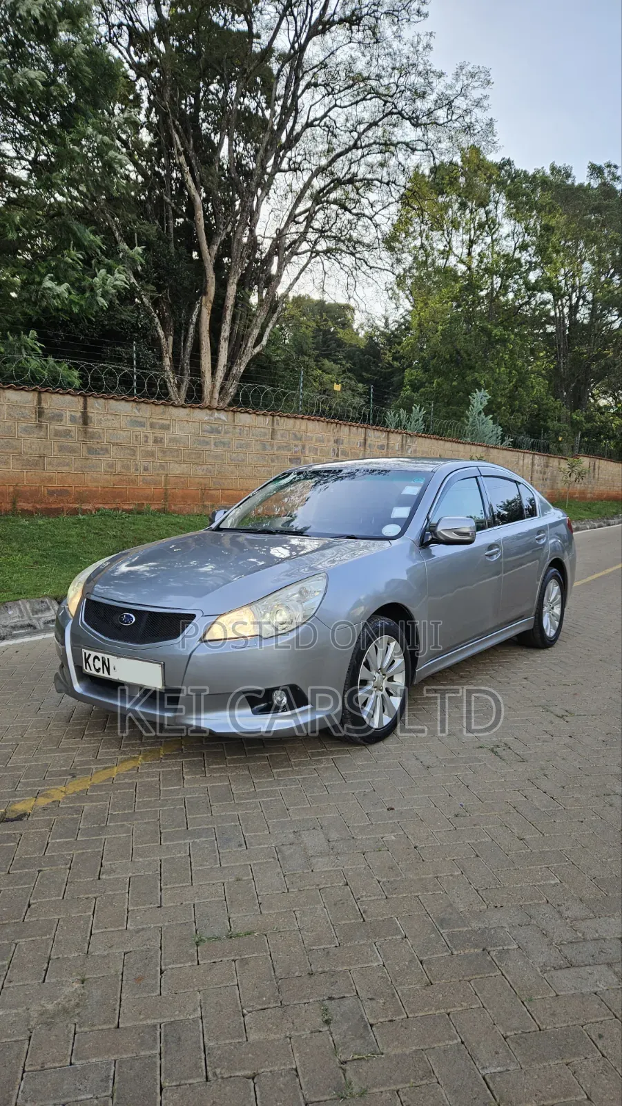 Subaru Legacy 2010 Silver