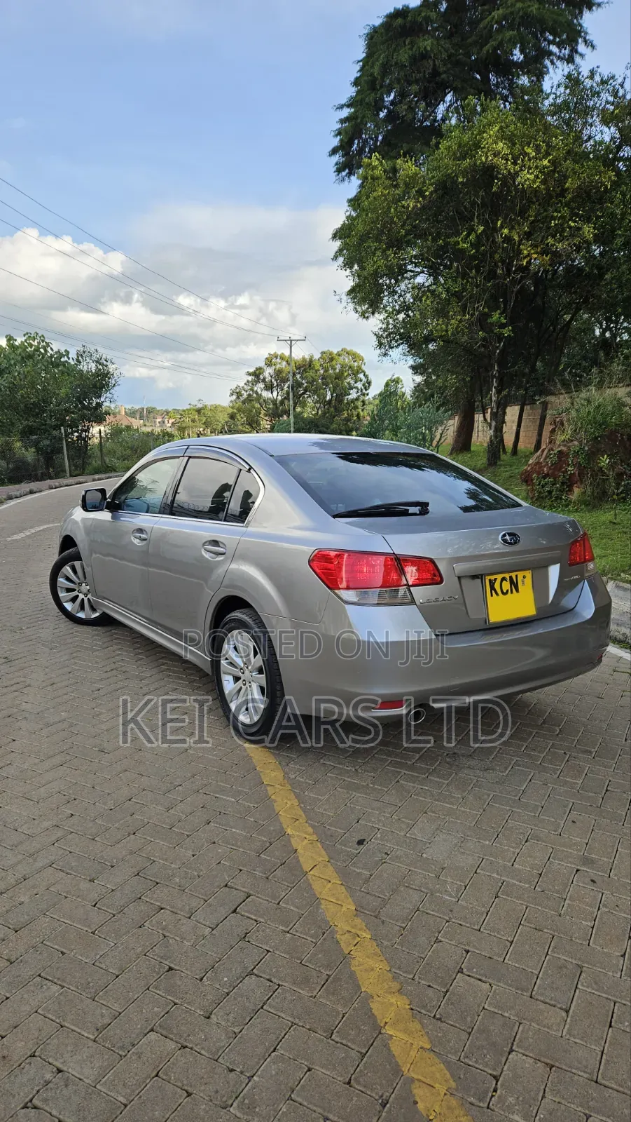 Subaru Legacy 2010 Silver