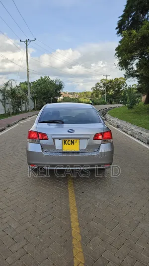 Subaru Legacy 2010 Silver