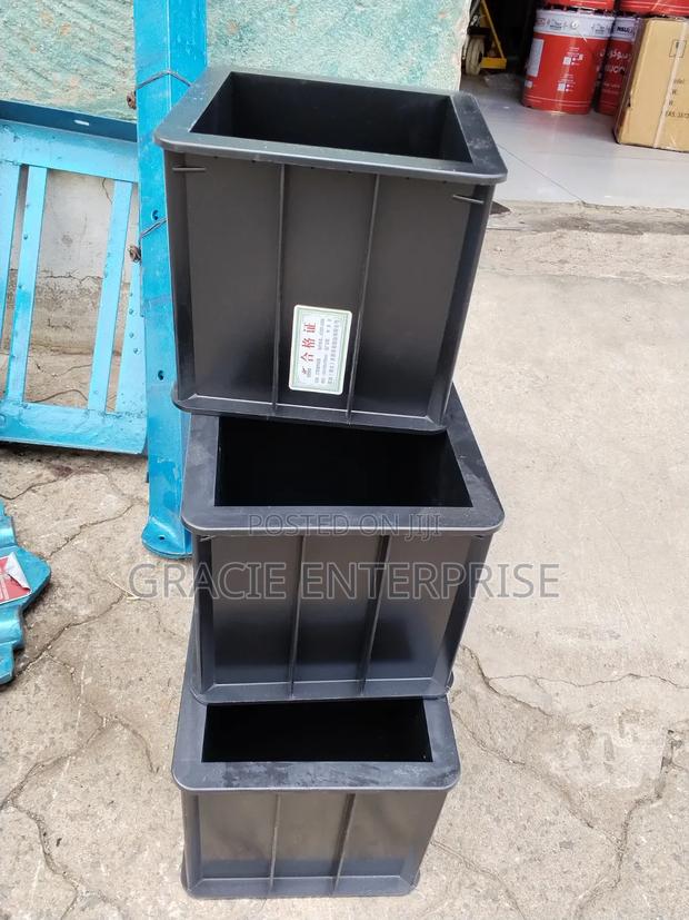 Concrete Plastic Cube Moulds - main view