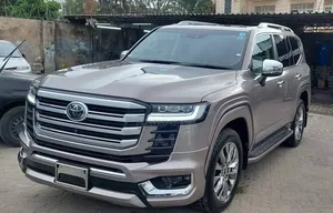 Toyota Land Cruiser LC300 2023 Brown