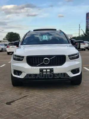 Volvo XC40 B4 Petrol AWD 2020 White