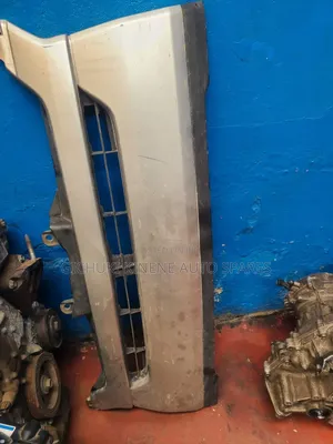 Grill 7l for Toyota Hiace