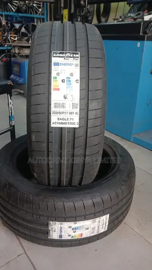 225/50r17 Goodyear Runflat Tire